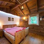 Chalet Steinbock, St Martin Am Tennengebirge *